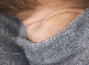 newborn baby shoulders